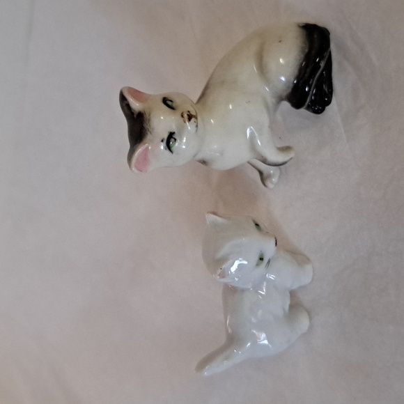 Vintage cat kitten figurines - porcelain ceramic vintage cat figurines - Picture 3 of 6